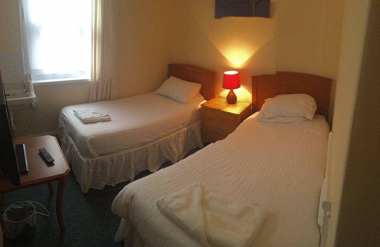 Four Seasons Budget Aberystwyth Dış mekan fotoğraf